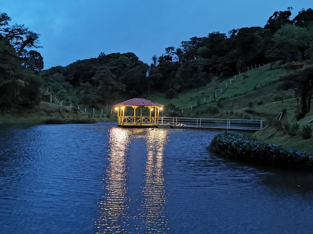 Burbi Lake Lodge Monteverde Exterior photo