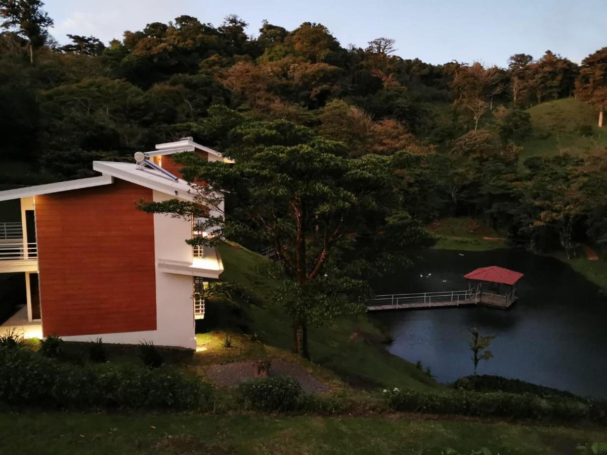 Burbi Lake Lodge Monteverde Exterior photo